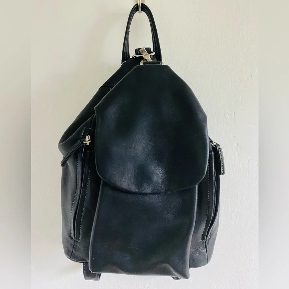 Tignanello Leather Backpack with Silver tone Hardware 90s Y2K Small